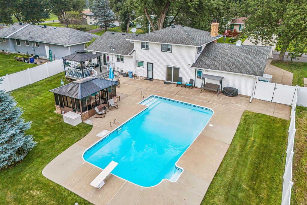 4525 81st Lane N, Brooklyn Park, MN 55443
