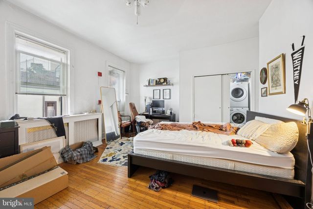 916 CLINTON ST, Philadelphia, PA 19107