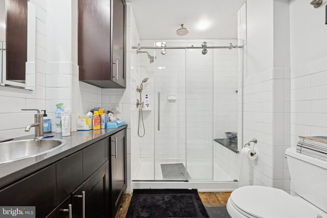 916 CLINTON ST, Philadelphia, PA 19107