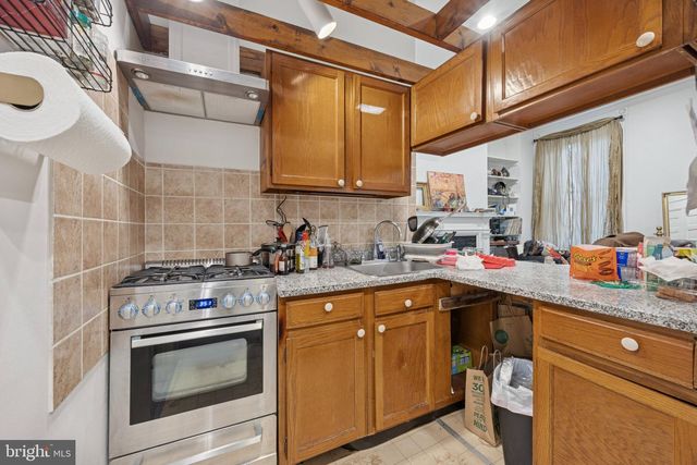 916 CLINTON ST, Philadelphia, PA 19107