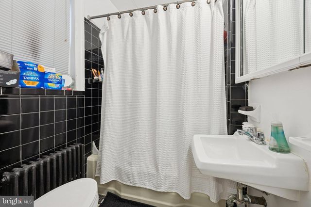 916 CLINTON ST, Philadelphia, PA 19107