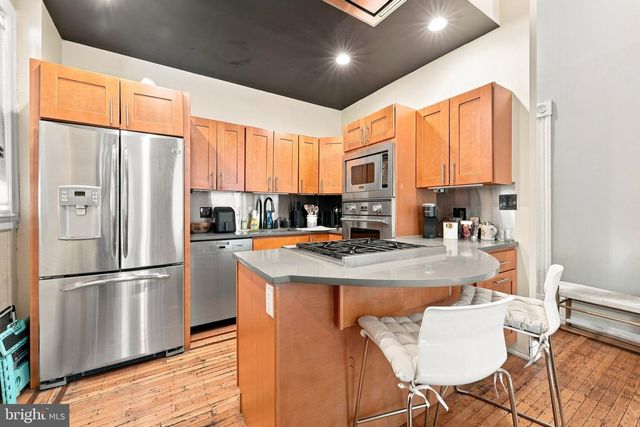916 CLINTON ST, Philadelphia, PA 19107