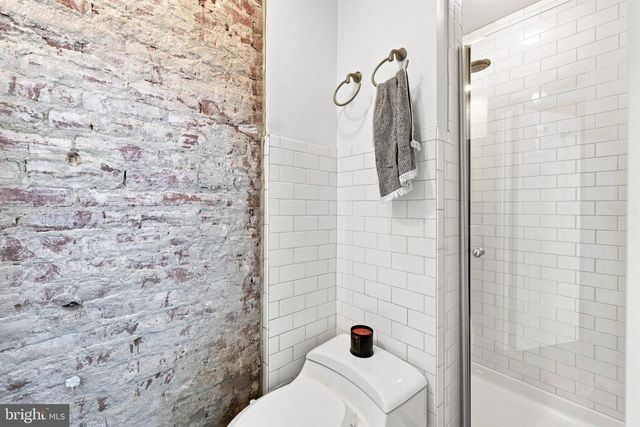 916 CLINTON ST, Philadelphia, PA 19107
