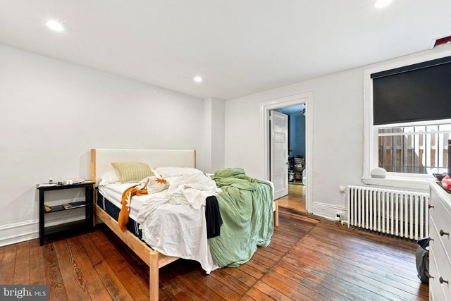916 CLINTON ST, Philadelphia, PA 19107