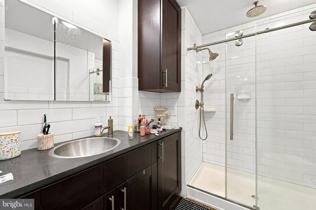 916 CLINTON ST, Philadelphia, PA 19107