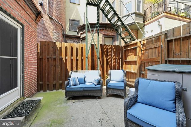 916 CLINTON ST, Philadelphia, PA 19107