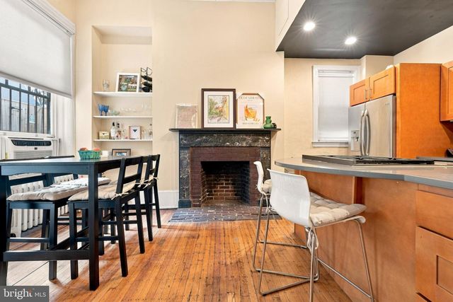 916 CLINTON ST, Philadelphia, PA 19107