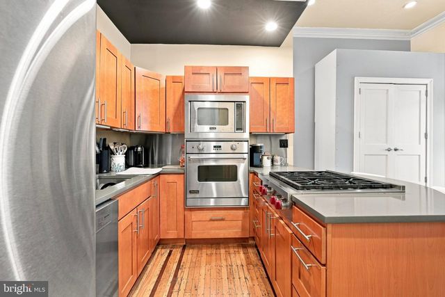 916 CLINTON ST, Philadelphia, PA 19107