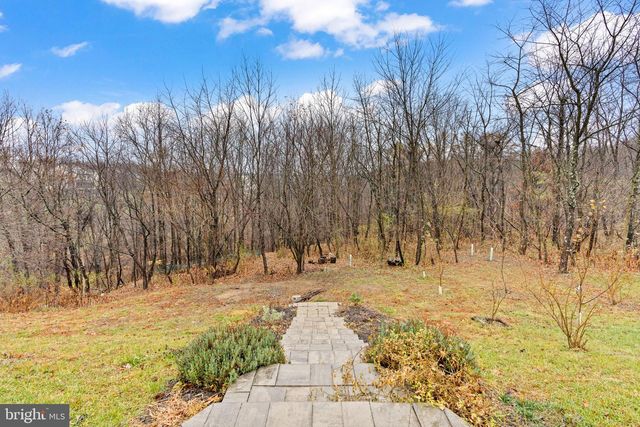 7020 BEECH TREE DR, Harrisburg, PA 17111