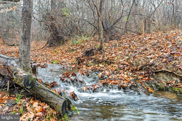 7020 BEECH TREE DR, Harrisburg, PA 17111