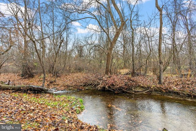 7020 BEECH TREE DR, Harrisburg, PA 17111