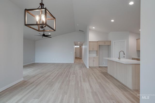 3090 S Maple Ranch Way, Nampa, ID 83686