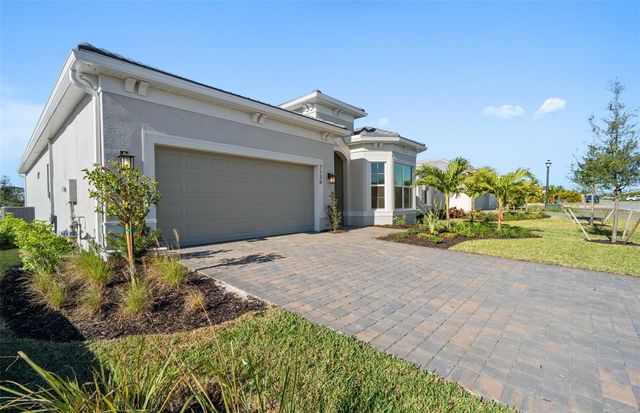 7621 FULHAM AVENUE, Bradenton, FL 34210