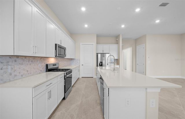 7621 FULHAM AVENUE, Bradenton, FL 34210