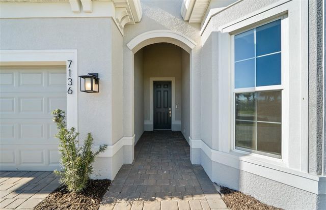 7621 FULHAM AVENUE, Bradenton, FL 34210