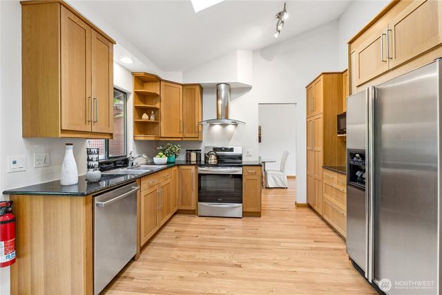 13800 SE 21st Street, Bellevue, WA 98005