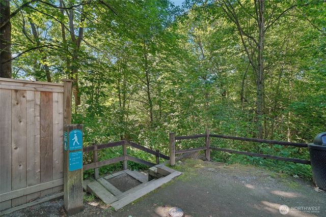 13800 SE 21st Street, Bellevue, WA 98005