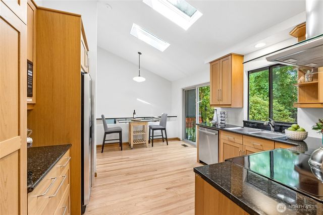 13800 SE 21st Street, Bellevue, WA 98005