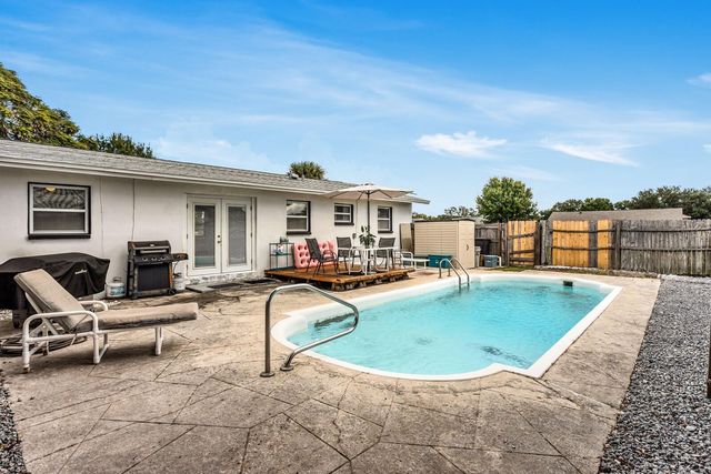 407 OCEAN COURT, Largo, FL 33756