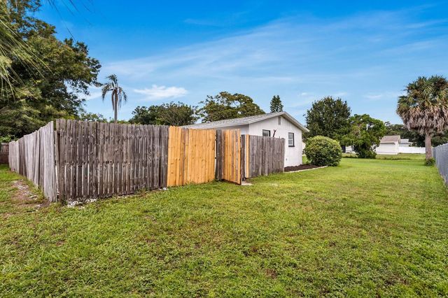 407 OCEAN COURT, Largo, FL 33756