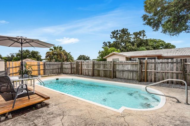 407 OCEAN COURT, Largo, FL 33756