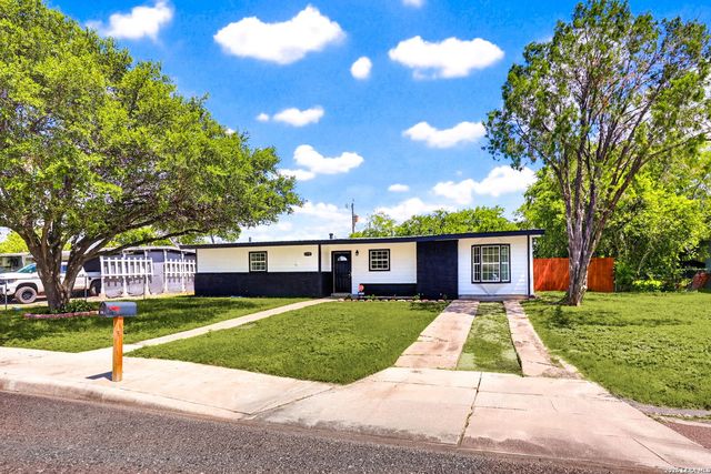 130 CHADWICK DR, San Antonio, TX 78227