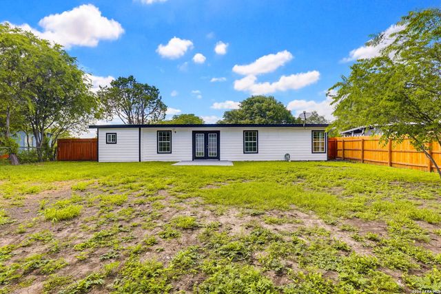 130 CHADWICK DR, San Antonio, TX 78227