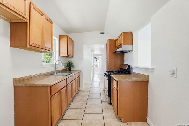130 CHADWICK DR, San Antonio, TX 78227