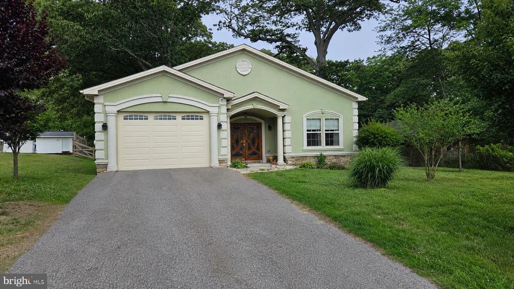 7714 LEE DR, Pasadena, MD 21122