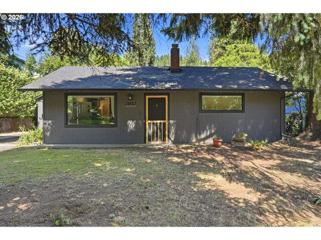 2832 Ne FREMONT Dr, Portland, OR 97220