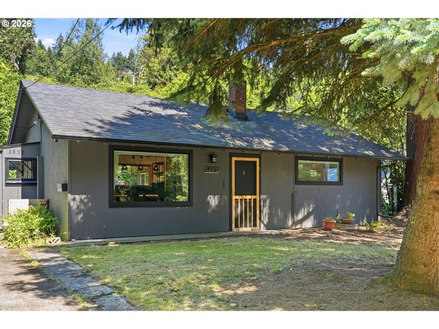 2832 Ne FREMONT Dr, Portland, OR 97220