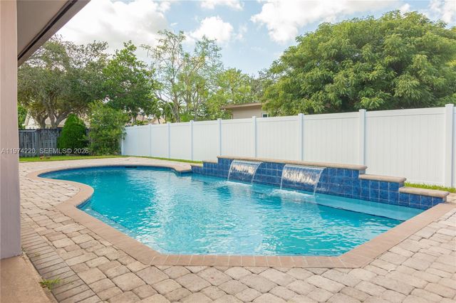 11945 SW 54th St, Cooper City, FL 33330