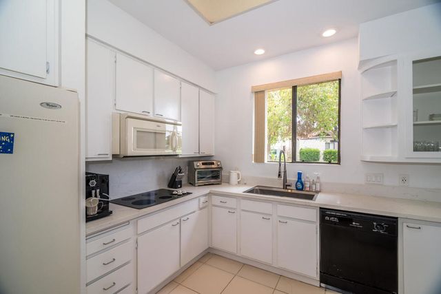 645 Hospitality Drive, Rancho Mirage, CA 92270