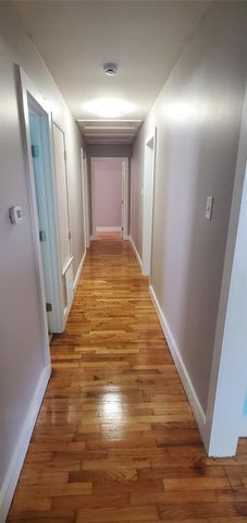 4511 Avenue Q, Galveston, TX 77551