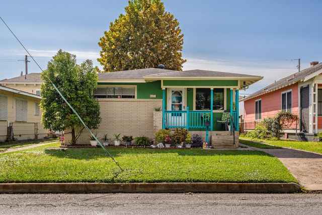 4511 Avenue Q, Galveston, TX 77551