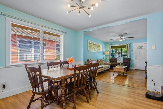 4511 Avenue Q, Galveston, TX 77551