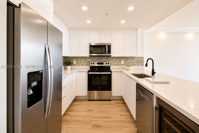 5601 Collins Ave 1009, Miami Beach, FL 33140