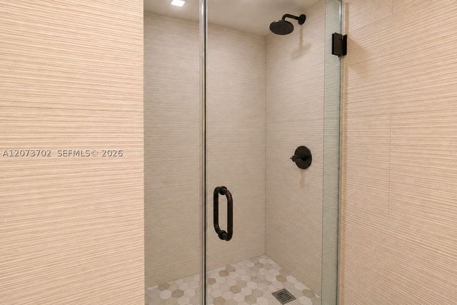 5601 Collins Ave 1009, Miami Beach, FL 33140