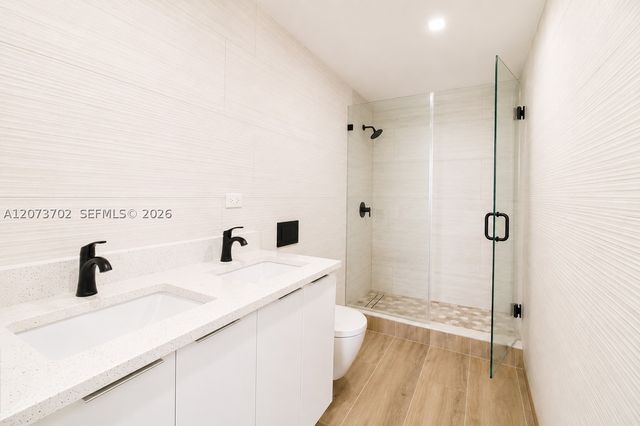 5601 Collins Ave 1009, Miami Beach, FL 33140