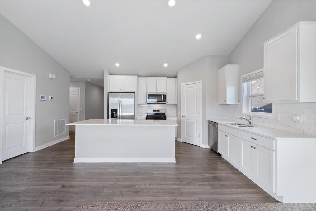5124 Mustang Circle, Woodbury, MN 55129 — photo 5