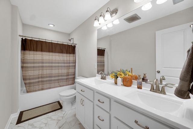 11205 Isles Avenue, Dyer, IN 46311