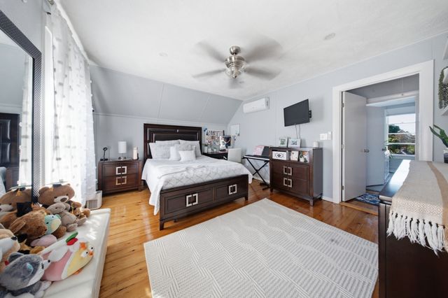 26 Acacia St, Gloucester, MA 01930