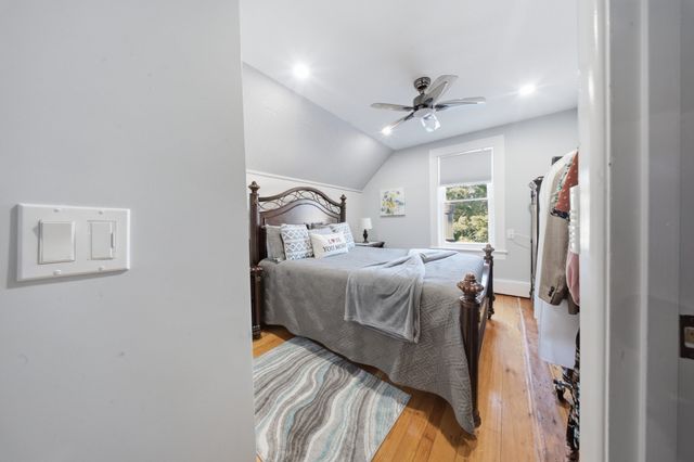 26 Acacia St, Gloucester, MA 01930