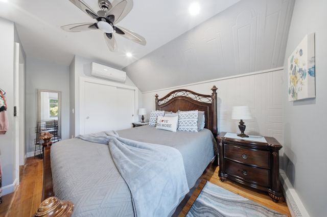 26 Acacia St, Gloucester, MA 01930