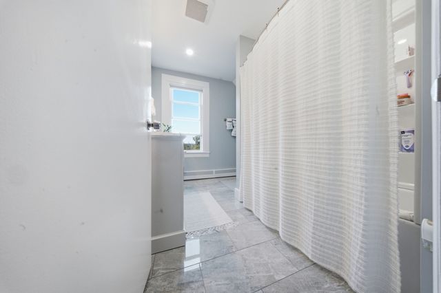 26 Acacia St, Gloucester, MA 01930