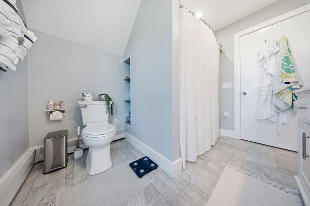 26 Acacia St, Gloucester, MA 01930