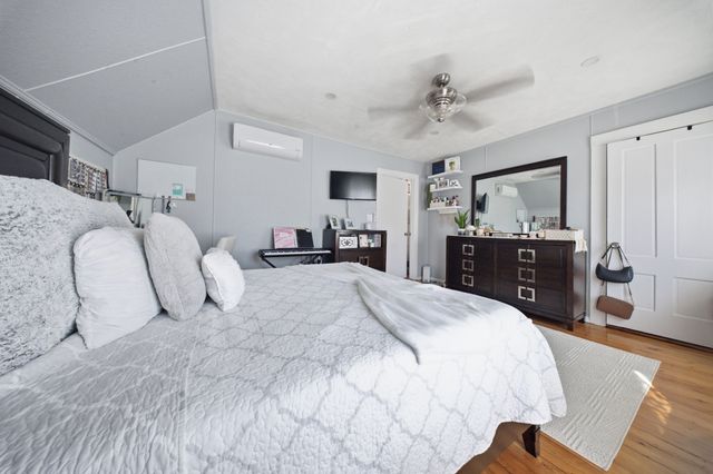 26 Acacia St, Gloucester, MA 01930