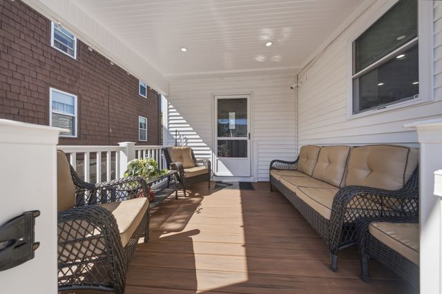 26 Acacia St, Gloucester, MA 01930