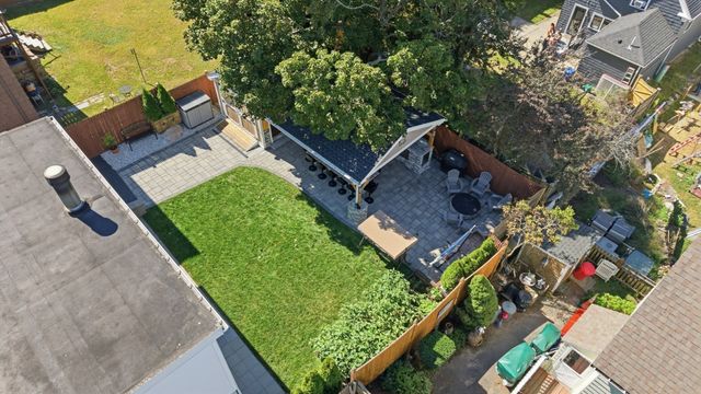 26 Acacia St, Gloucester, MA 01930
