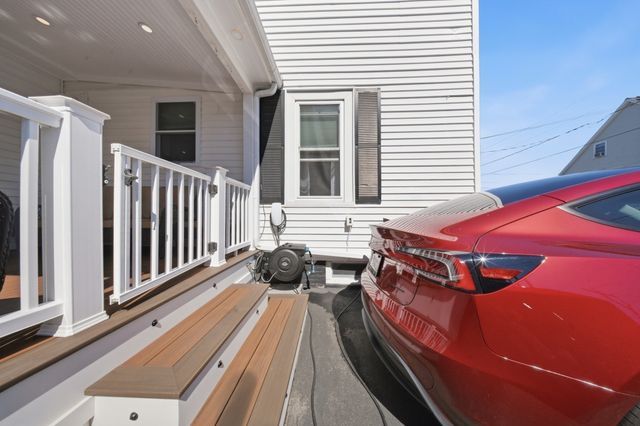 26 Acacia St, Gloucester, MA 01930